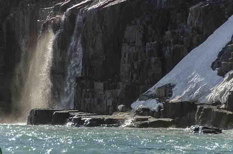 120 - Noruega - islas Svalbard - isla de Spitsbergen - Alkefjellet